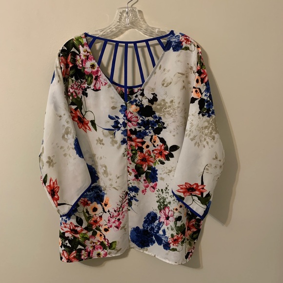 Floral Top size XL by BOBEAU - Picture 7 of 14